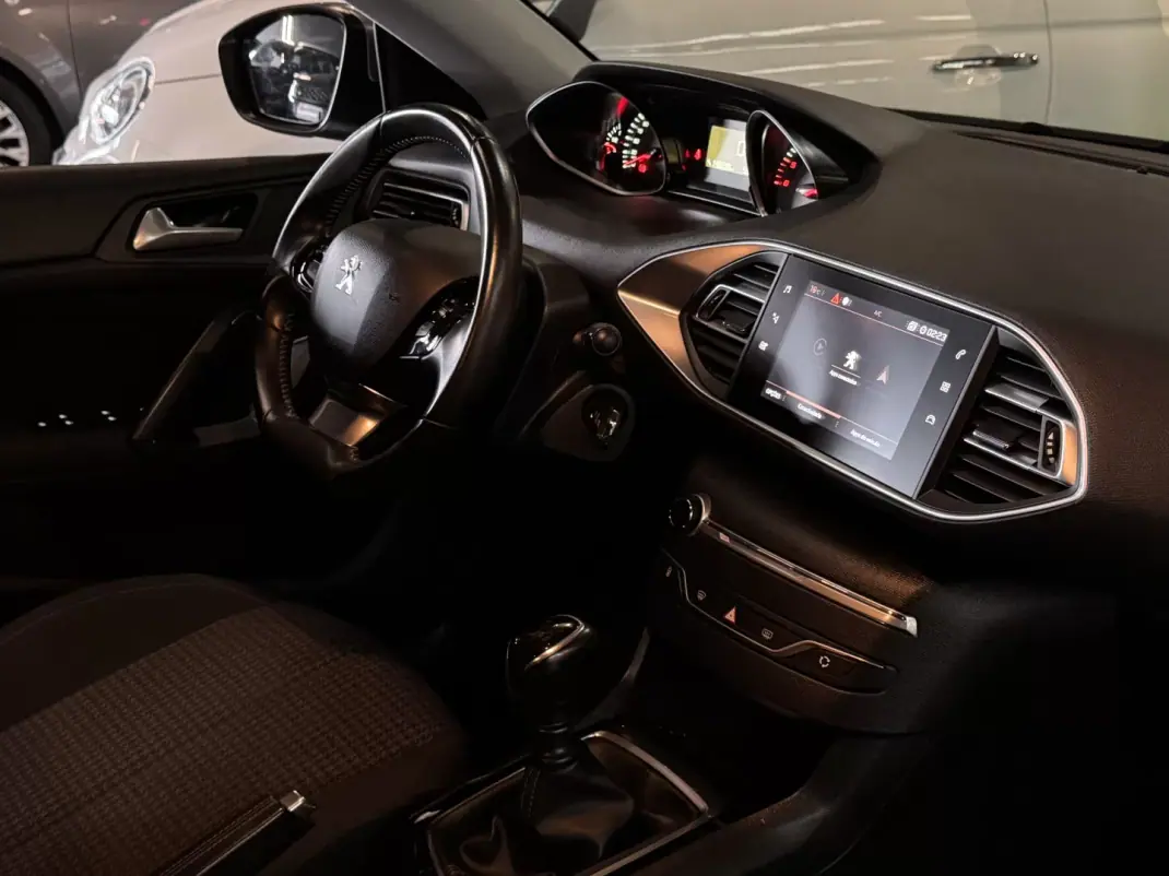 Peugeot 308 SW 2020 - 13490 EUR, 149900 km - AUTO.MOTO.pt - 149900km - foto 34 de 34