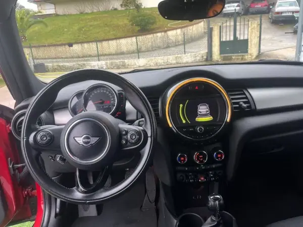 MINI 5 Portas 2015 - 13990 EUR, 90000 km - AUTO.MOTO.pt - 90000km - foto 8 de 11