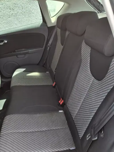 SEAT Leon 2012 - 6950 EUR, 280000 km - AUTO.MOTO.pt - 280000km - foto 8 de 11