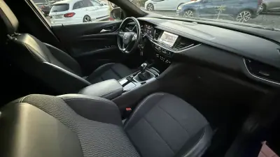 Opel Insignia Grand Sport 2021 - 14990 EUR, 169000 km - AUTO.MOTO.pt - 169000km - foto 37 de 38