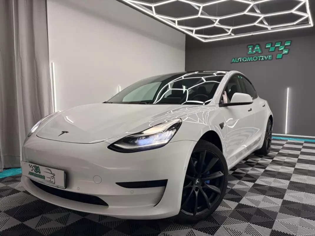 Tesla Model 3 2020 - 21500 EUR, 122000 km - AUTO.MOTO.pt - 122000km - foto 1 de 19