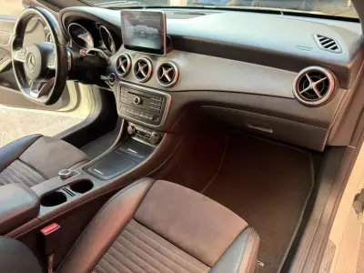 Mercedes-Benz CLA 220 2016 - 25900 EUR, 112661 km - AUTO.MOTO.pt - 112661km - foto 13 de 26