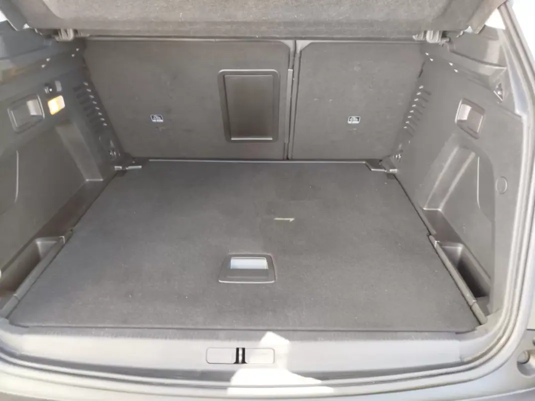 Peugeot 3008 2019 - 19450 EUR, 40945 km - AUTO.MOTO.pt - 40945km - foto 17 de 22