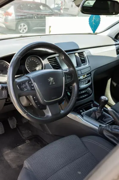 Peugeot 508 SW 2015 - 12000 EUR, 158000 km - 158000km - foto 5 de 10