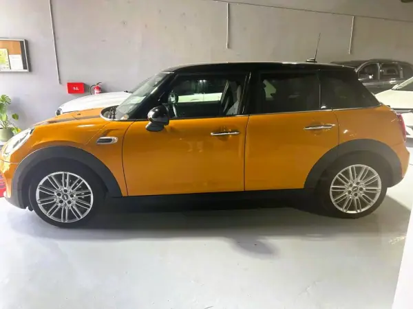 MINI 5 Portas 2016 - 12000 EUR, 203000 km - AUTO.MOTO.pt - 203000km - foto 2 de 27