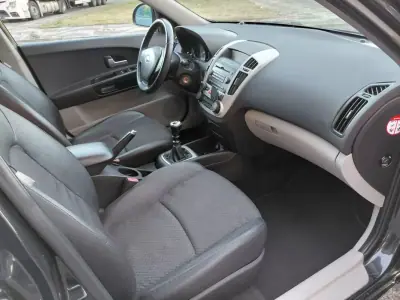 Kia Ceed SW 2008 - 4490 EUR, 182285 km - AUTO.MOTO.pt - 182285km - foto 19 de 25