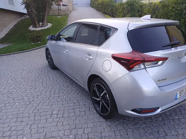 Toyota Auris 1.4 D-4D Exclusive+P.Sport 2018 Diesel — 188 000 km · Braga Toyota Auris 1.4 D-4D Exclusive+P.Sport 2018 Diesel