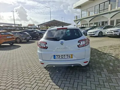 Renault Mégane Sport Tourer 2014 - 11500 EUR, 130900 km - AUTO.MOTO.pt - 130900km - foto 7 de 28