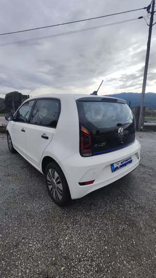 Volkswagen e-Up! 2020 - 11998 EUR, 0 km - AUTO.MOTO.pt - foto 22 de 23