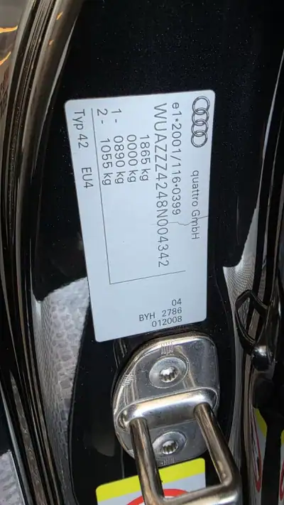 Audi R8 Coupé 2008 - 69500 EUR, 124927 km - AUTO.MOTO.pt - 124927km - foto 50 de 53