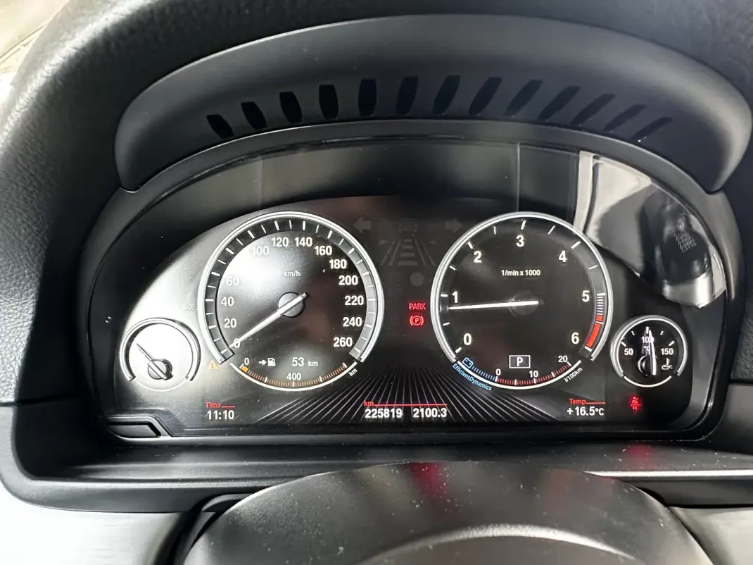 BMW 520 2013 - 18500 EUR, 225820 km - AUTO.MOTO.pt - 225820km - foto 24 de 41