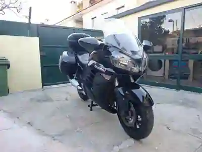 Kawasaki GTR 2012 - 9900 EUR, 44200 km - foto 1 de 11