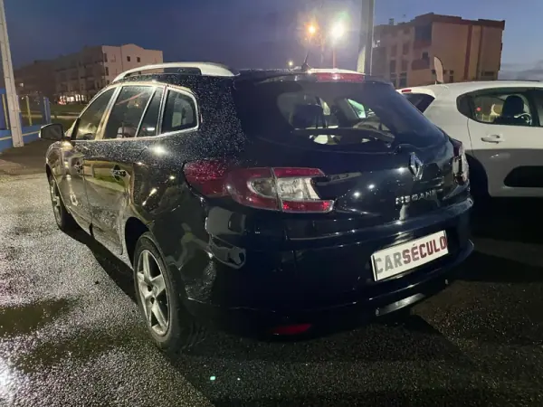 Renault Mégane Sport Tourer 2015 - 11500 EUR, 155869 km - AUTO.MOTO.pt - 155869km - foto 4 de 25