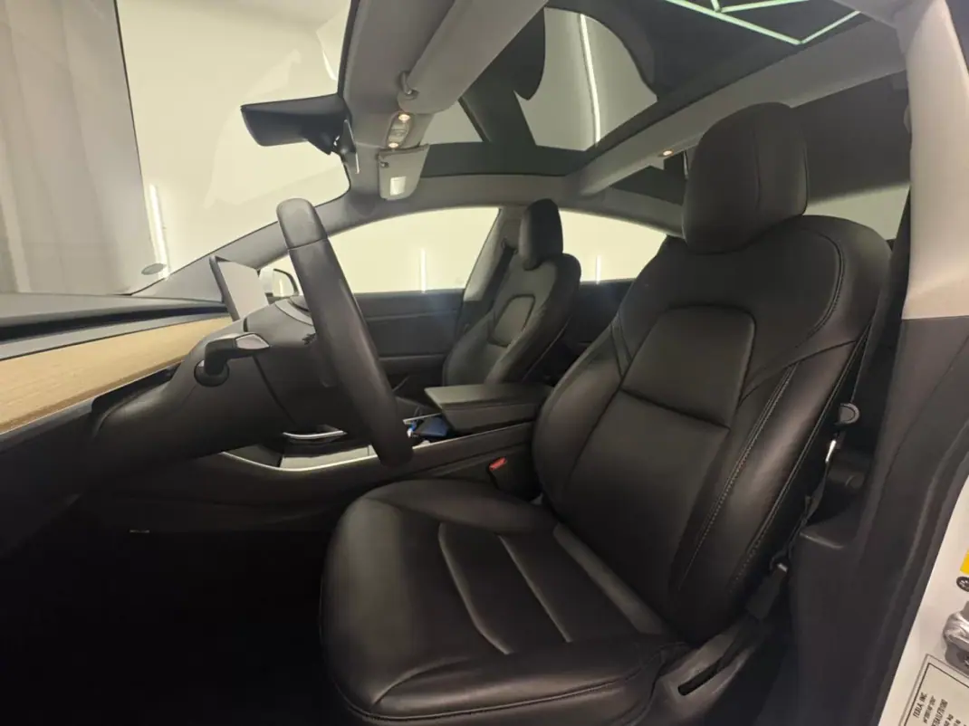 Tesla Model 3 2020 - 21500 EUR, 122000 km - AUTO.MOTO.pt - 122000km - foto 17 de 19