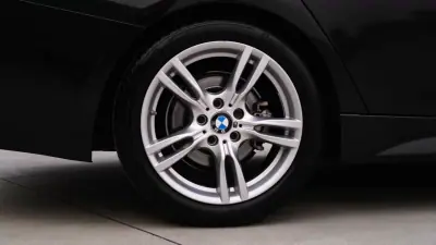 BMW 320 2014 - 18900 EUR, 210000 km - AUTO.MOTO.pt - 210000km - foto 11 de 22
