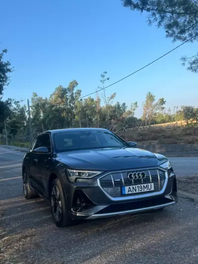 Audi e-tron 2022 - 34750 EUR, 131000 km - AUTO.MOTO.pt - 131000km - foto 4 de 50