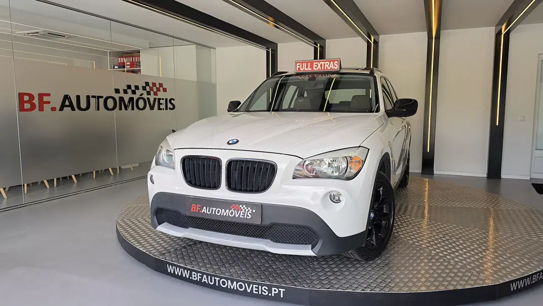 BMW X1 2009 - 13900 EUR, 234438 km - AUTO.MOTO.pt - 234438km - foto 1 de 59
