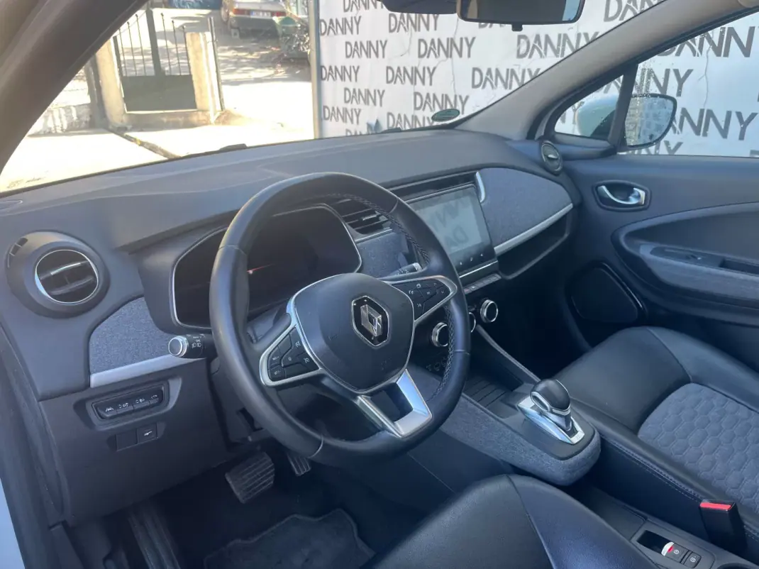 Renault Zoe 2021 - 15750 EUR, 72000 km - 72000km - foto 9 de 9