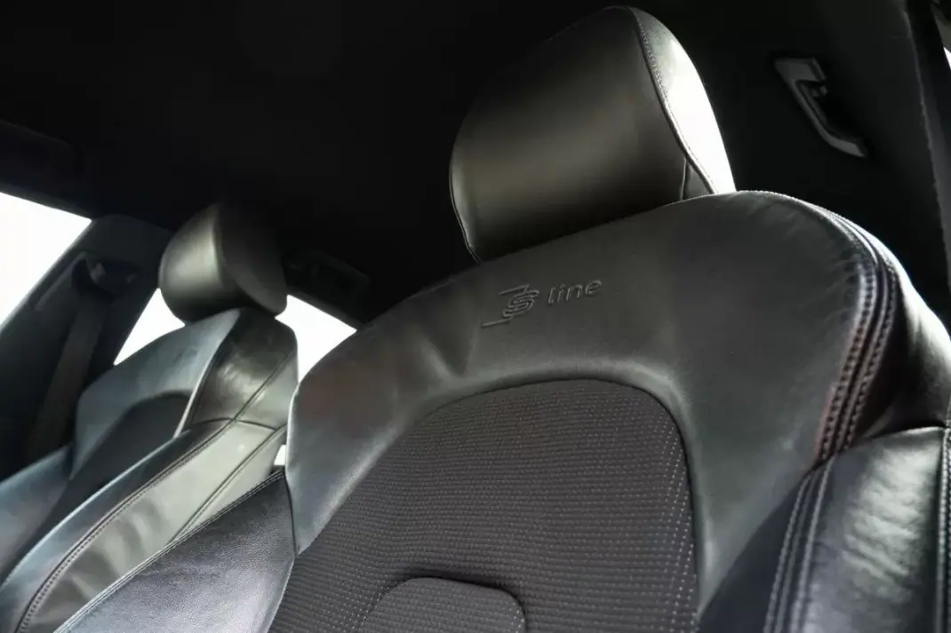 Audi A5 Sportback 2009 - 11900 EUR, 270425 km - AUTO.MOTO.pt - 270425km - foto 16 de 25