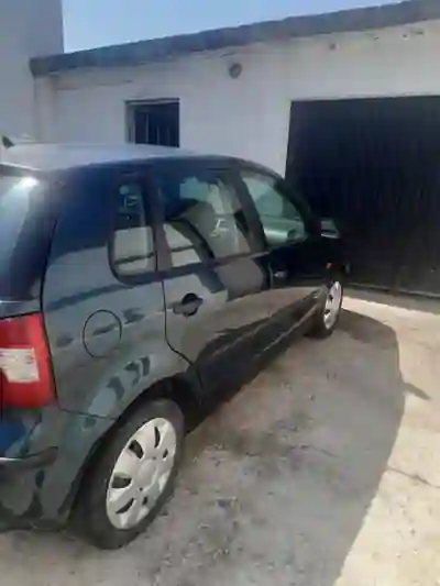 Volkswagen Polo 2002 - 1750 EUR, 190000 km - 190000km - foto 2 de 7