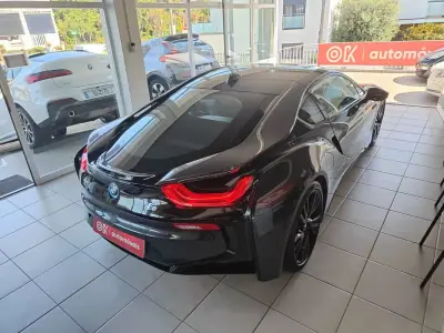 BMW i8 2017 - 65500 EUR, 96600 km - AUTO.MOTO.pt - 96600km - foto 12 de 38