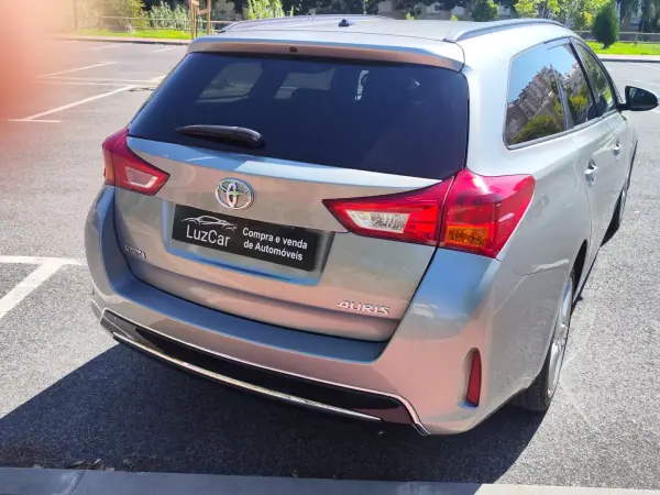 Toyota Auris Touring Sports 2015 - 11480 EUR, 229000 km - AUTO.MOTO.pt - 229000km - foto 8 de 39