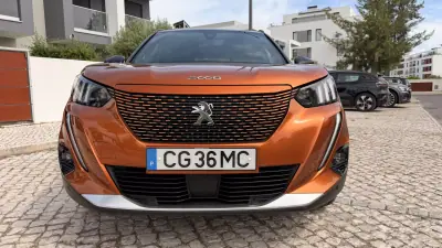 Peugeot e-2008 2020 - 18500 EUR, 77862 km - AUTO.MOTO.pt - 77862km - foto 5 de 39