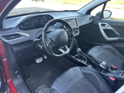 Peugeot 2008 2019 - 13990 EUR, 146000 km - AUTO.MOTO.pt - 146000km - foto 11 de 22