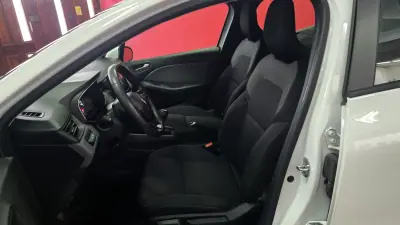 Renault Clio VAN 1.5 Blue DCi AIR NAV 2020 - 14220 EUR, 90991 km - AUTO.MOTO.pt - 90991km - foto 36 de 46