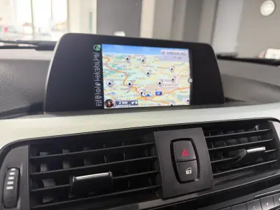 BMW 318 2015 - 13250 EUR, 255290 km - AUTO.MOTO.pt - 255290km - foto 13 de 27