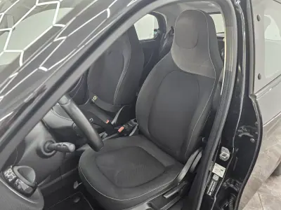 Smart ForFour 2019 - 11000 EUR, 70757 km - 70757km - foto 9 de 29
