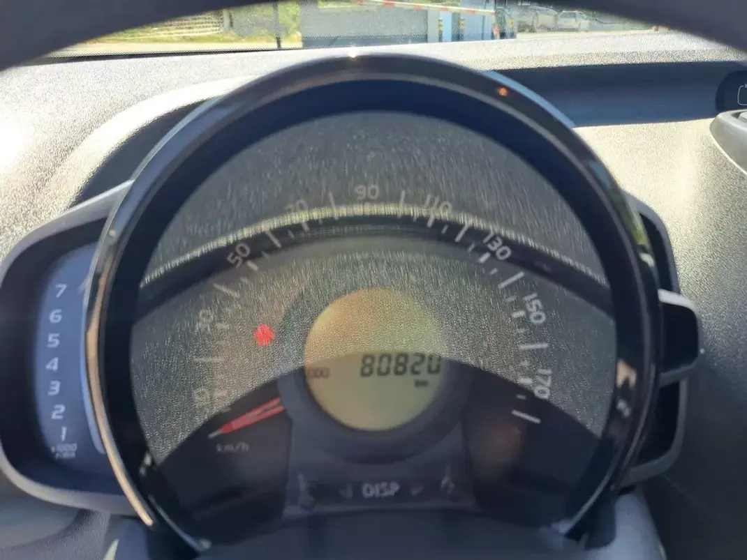 Citroën C1 2018 - 9500 EUR, 80000 km - AUTO.MOTO.pt - 80000km - foto 26 de 39