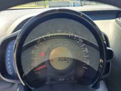 Citroën C1 2018 - 9500 EUR, 80000 km - AUTO.MOTO.pt - 80000km - foto 26 de 39