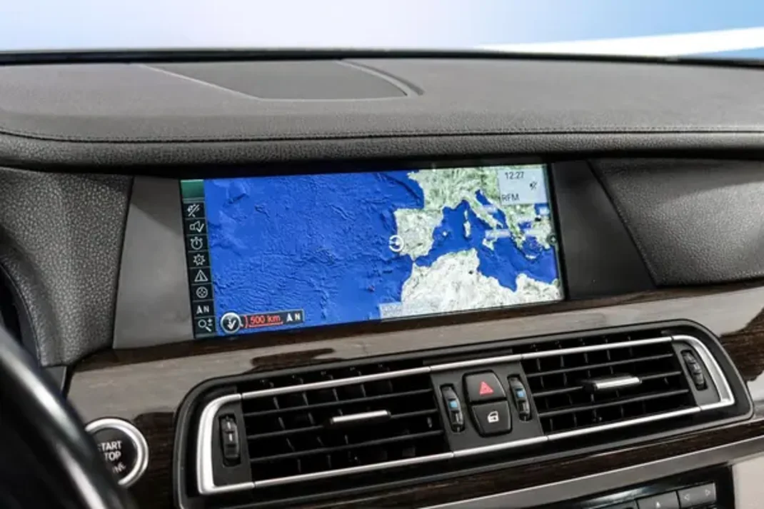 BMW 730 2011 - 25000 EUR, 172477 km - AUTO.MOTO.pt - 172477km - foto 18 de 26