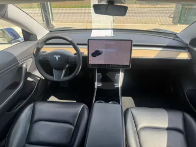 Tesla Model 3 2019 - 25030 EUR, 171000 km - AUTO.MOTO.pt - 171000km - foto 2 de 22
