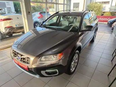 Volvo XC 70 2010 - 13250 EUR, 324000 km - AUTO.MOTO.pt - 324000km - foto 6 de 35
