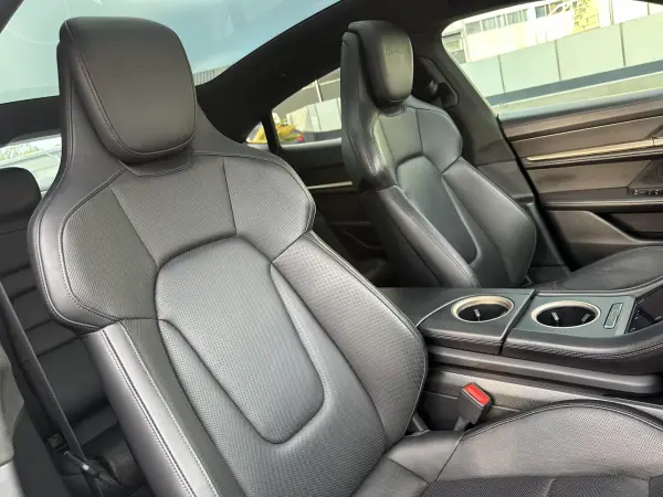 Porsche Taycan 2021 - 99900 EUR, 66000 km - AUTO.MOTO.pt - 66000km - foto 59 de 71