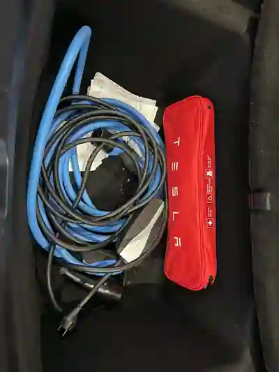 Tesla Model 3 2022 - 33500 EUR, 70000 km - AUTO.MOTO.pt - 70000km - foto 28 de 30