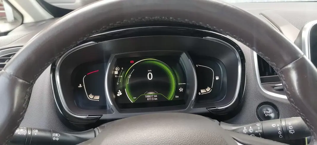 Renault Espace 2019 - 20750 EUR, 188080 km - AUTO.MOTO.pt - 188080km - foto 5 de 30