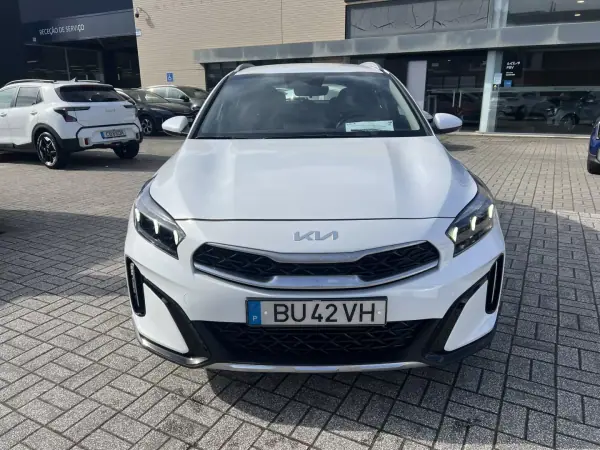 Kia XCeed 2025 - 22500 EUR, 3500 km - AUTO.MOTO.pt - 3500km - foto 2 de 21