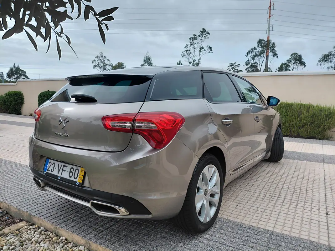 DS DS5 2013 - 8299 EUR, 254000 km - 254000km - foto 5 de 11