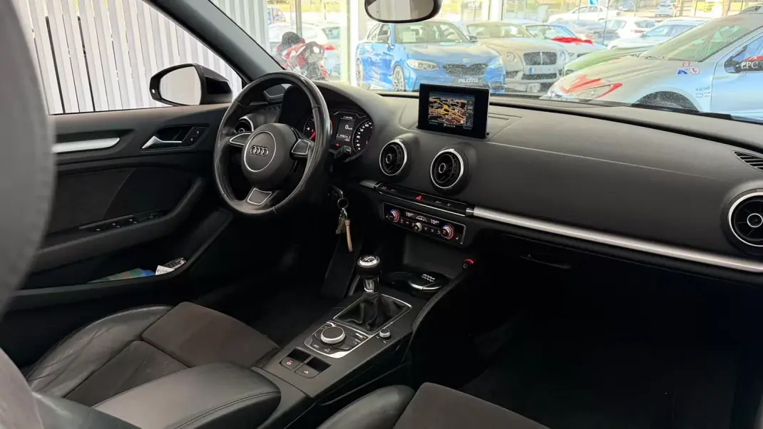 Audi A3 Cabrio 2014 - 17990 EUR, 173045 km - 173045km - foto 15 de 28