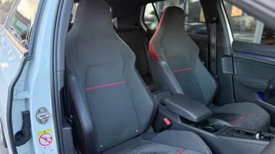 Volkswagen Golf 2021 - 39900 EUR, 55600 km - AUTO.MOTO.pt - 55600km - foto 19 de 26