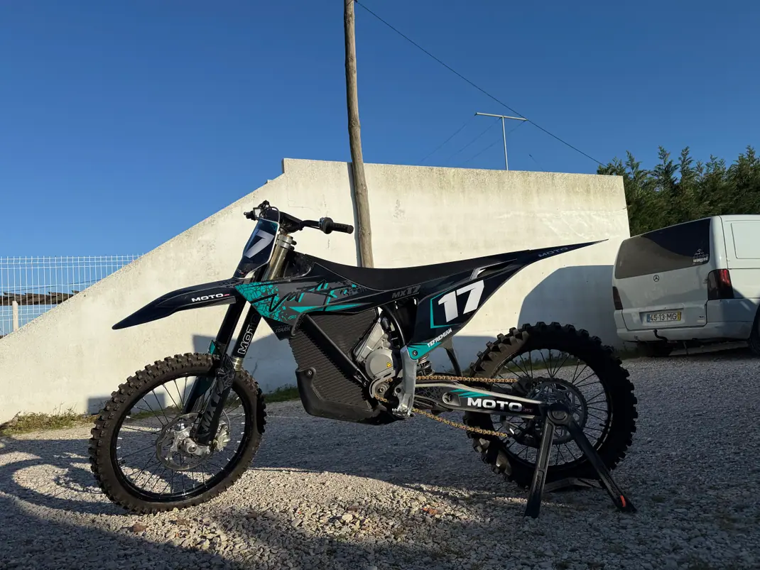 Stark Varg MX 2024 - 10000 EUR, 1 km - AUTO.MOTO.pt - 1km - foto 7 de 13