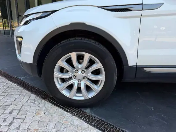 Land Rover Range Rover Evoque 2017 - 17890 EUR, 205931 km - AUTO.MOTO.pt - 205931km - foto 7 de 26