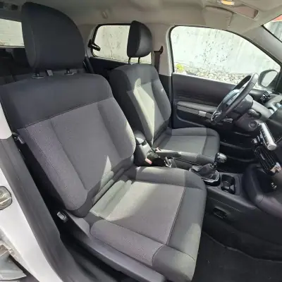 Citroën C4 Cactus 2019 - 10750 EUR, 87750 km - AUTO.MOTO.pt - 87750km - foto 16 de 18