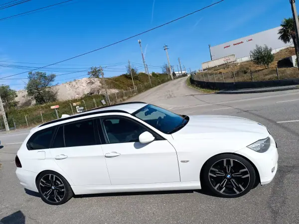 BMW 320 2011 - 12900 EUR, 206000 km - AUTO.MOTO.pt - 206000km - foto 7 de 37