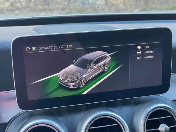 Mercedes-Benz C 220 2018 - 32500 EUR, 120400 km - AUTO.MOTO.pt - 120400km - foto 21 de 40