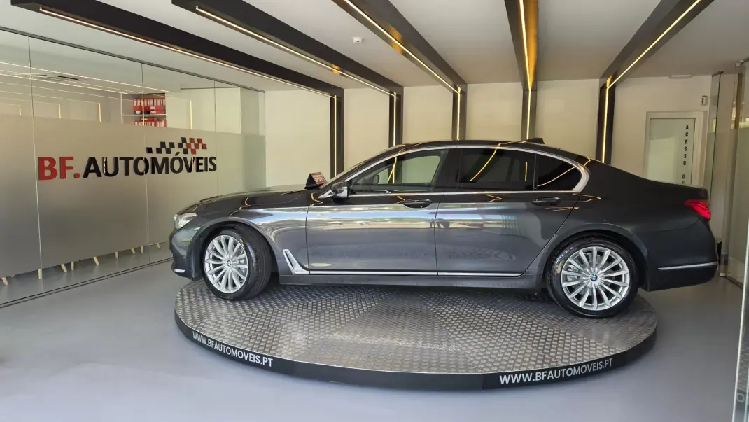 BMW 730 2016 - 29900 EUR, 188987 km - AUTO.MOTO.pt - 188987km - foto 14 de 69