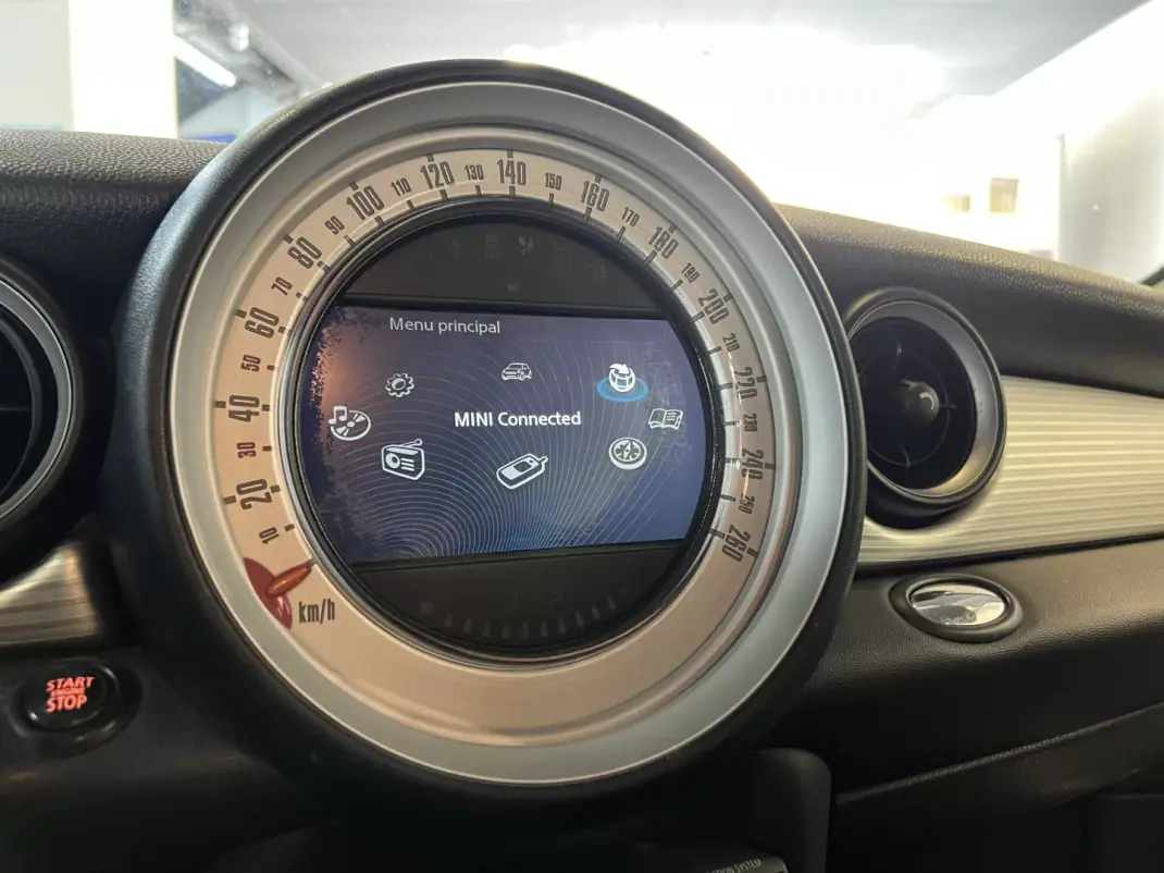 MINI 3 Portas 2012 - 6990 EUR, 185000 km - AUTO.MOTO.pt - 185000km - foto 29 de 41